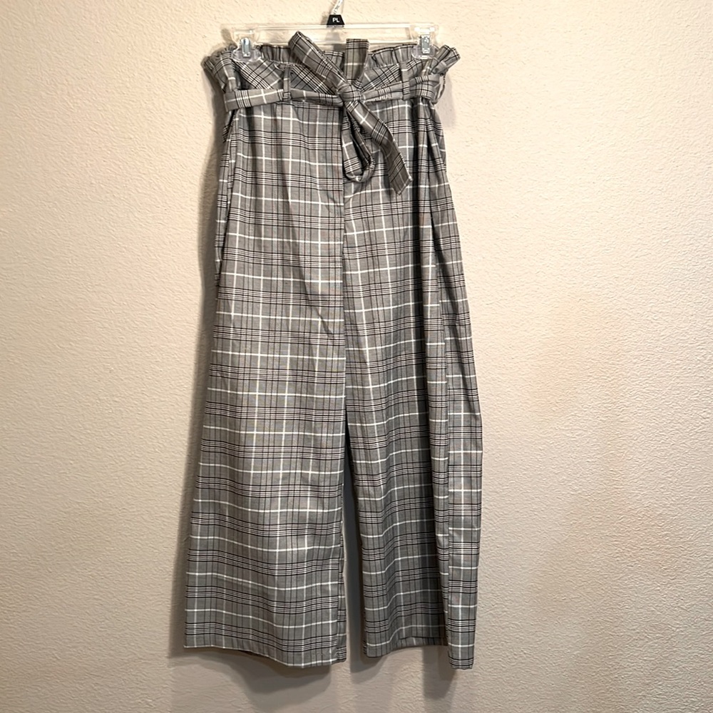 Loose fit 🖤 Black plaid pants with wait tie ✨ Size L